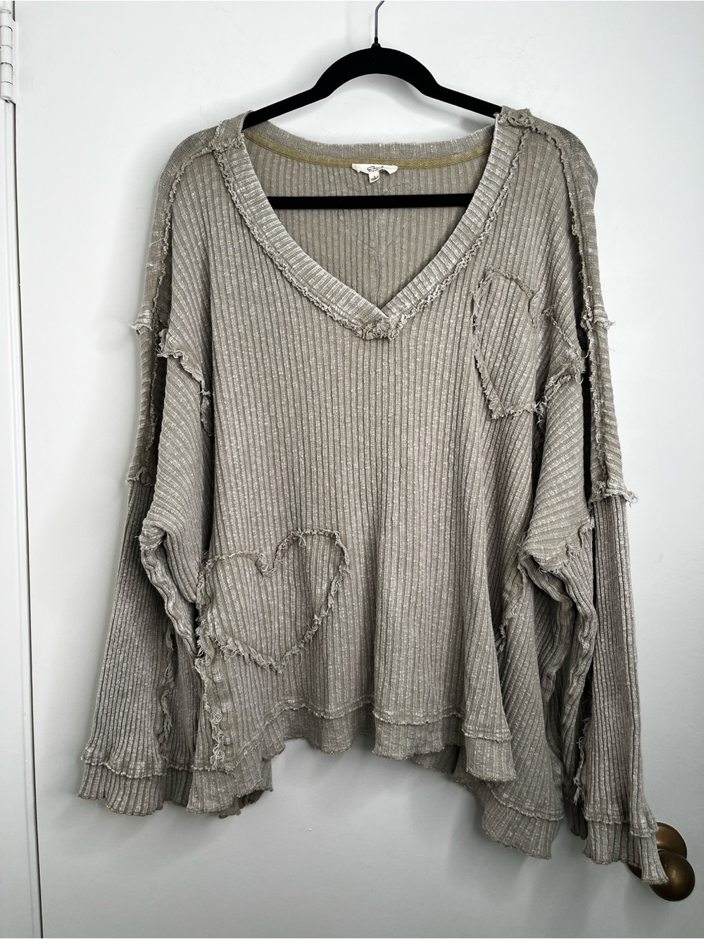 Easel Ribbed Distressed Oversized Shirt Pullover Women L Green Heart Raw Frayed